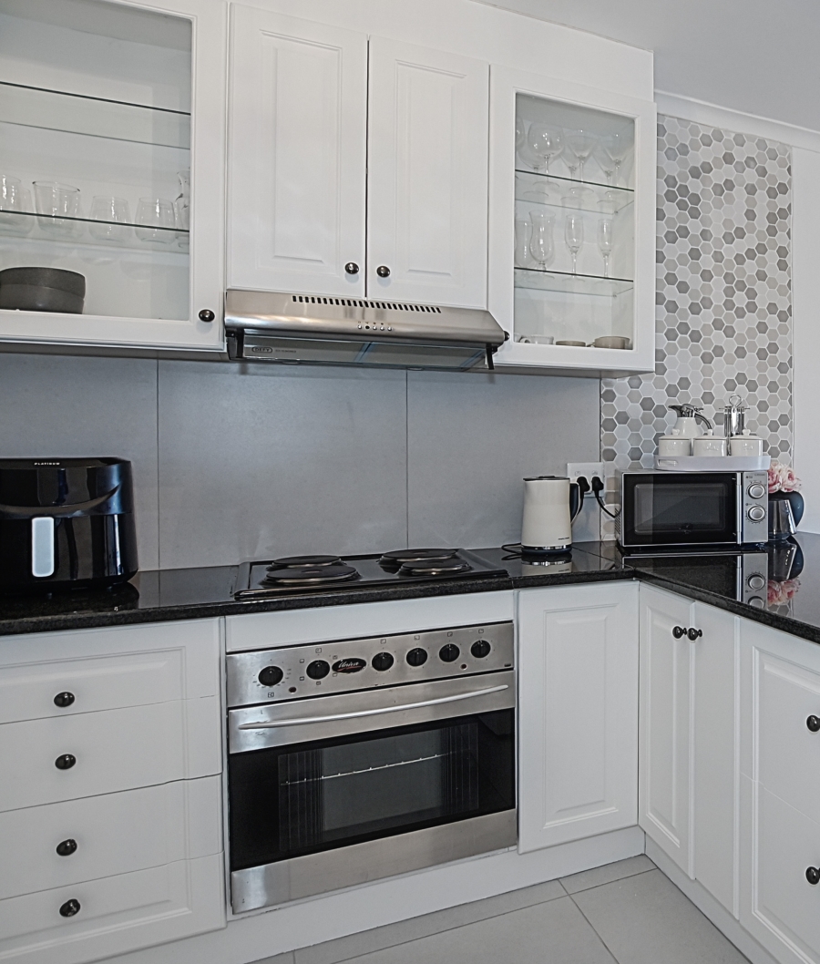 To Let 2 Bedroom Property for Rent in Big Bay Western Cape